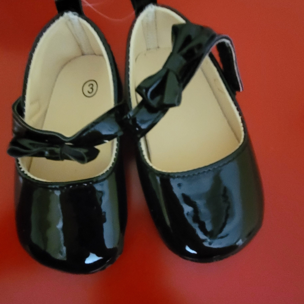NEW WITH TAGS TODDLER SIZE 3 BALLET FLATS
